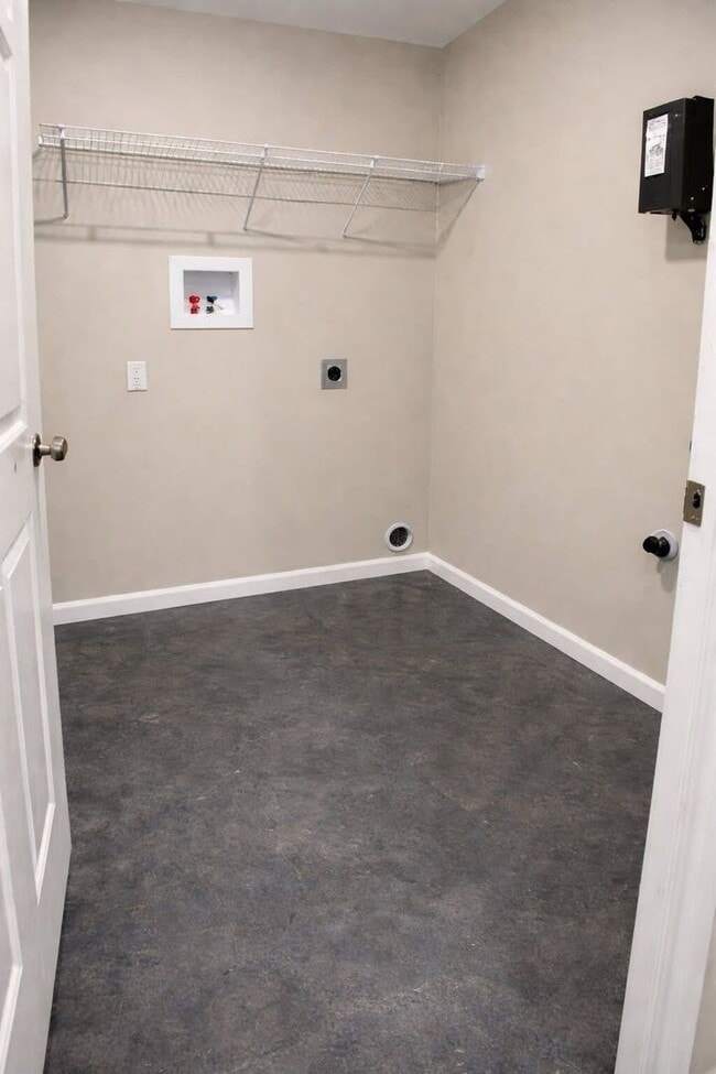 Building Photo - 180 Summit