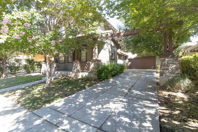 Building Photo - GREAT PRICE!!!- Mountain House-A Commuter'...