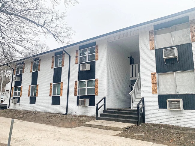 Building Photo - 1105 Alamance Church Rd