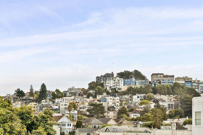 Building Photo - Cole Valley: Bright Top Floor Unfurnished 1 Bed 1 Bath with Garage Parking