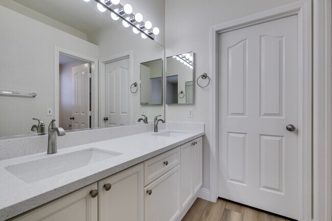 Building Photo - Silverado Ranch 3 bedroom home completely remodeled interior ready for immediate move in!