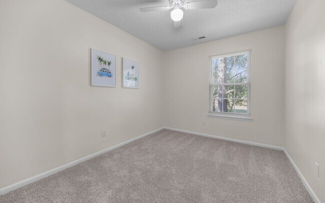 Building Photo - READY NOW!! 3-Bedroom Townhome w/Attached Garage! Golf Course Views - Pet Friendly - All Appliances!