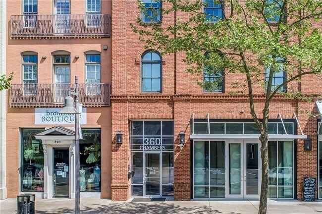 Building Photo - 360 Chambers St