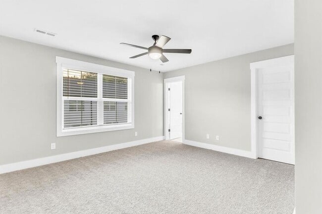 Building Photo - 166 Sango Dr