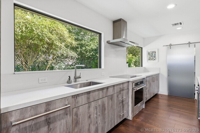 Building Photo - 2835 Polo Island Dr
