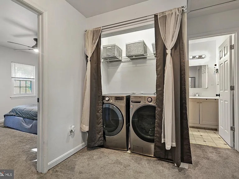 Building Photo - 147 Holmes St