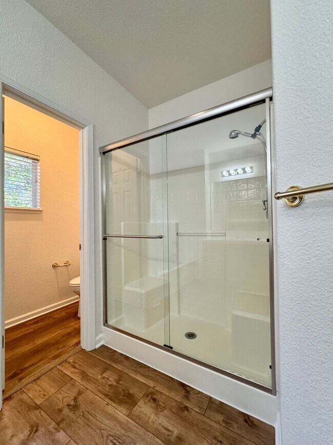 Building Photo - 3 Bedrooms, 2 1/2 Bathrooms, Serene Napa Setting