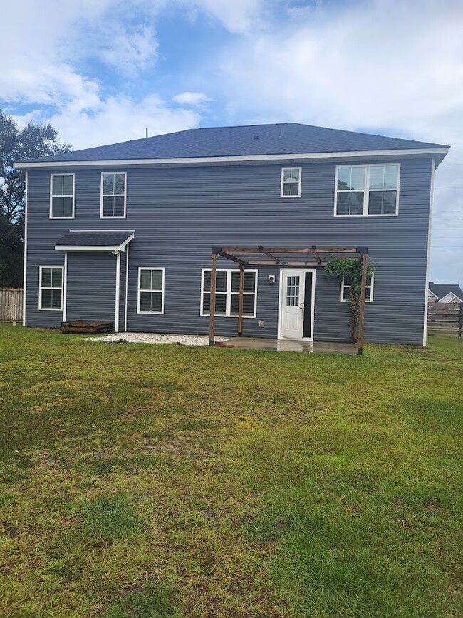 Building Photo - 281 Cypress Creek Dr NE