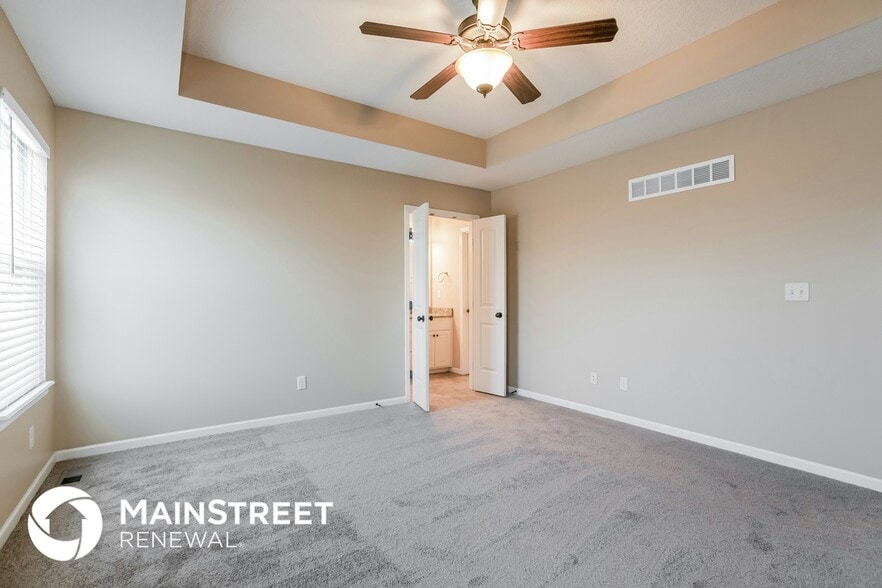 Building Photo - 1605 Fairway Ct