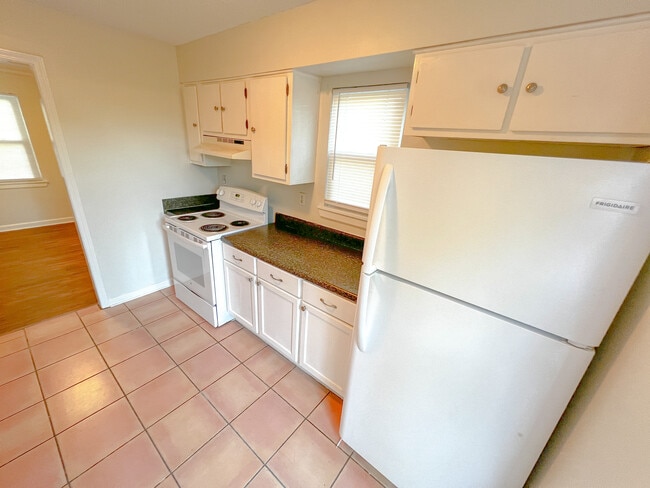 Kitchen - 7810 W Navy Cir