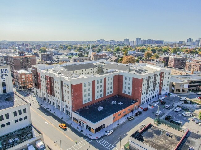 Building Photo - 455 Main St