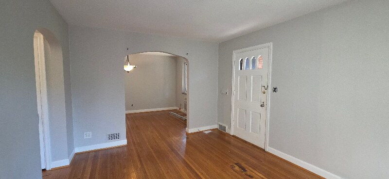 Building Photo - 2747 McKinley Ave