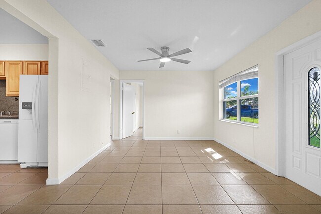 Building Photo - 261 NE 45th St