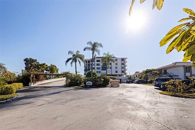 Building Photo - 6365 Bahia Del Mar Blvd S