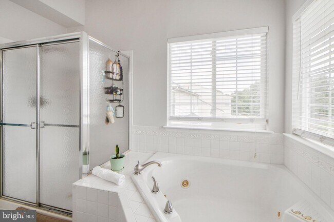 Building Photo - 115 Richard Dr SE