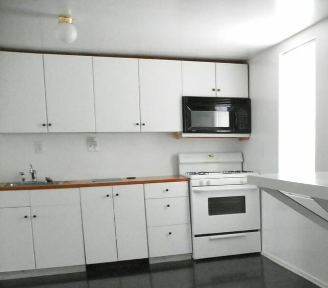 Building Photo - 311 Frederick Ave