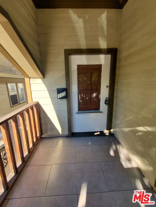 Building Photo - 119 Benton Wy