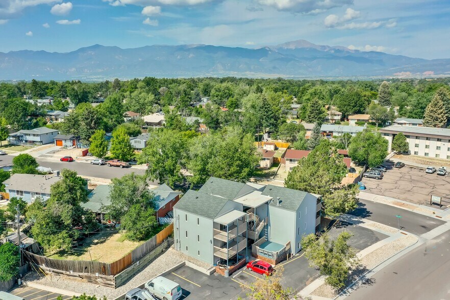 Building Photo - Updated 1 Bed/1 Bath Apartments in Central Colorado Springs – Near Palmer Park!