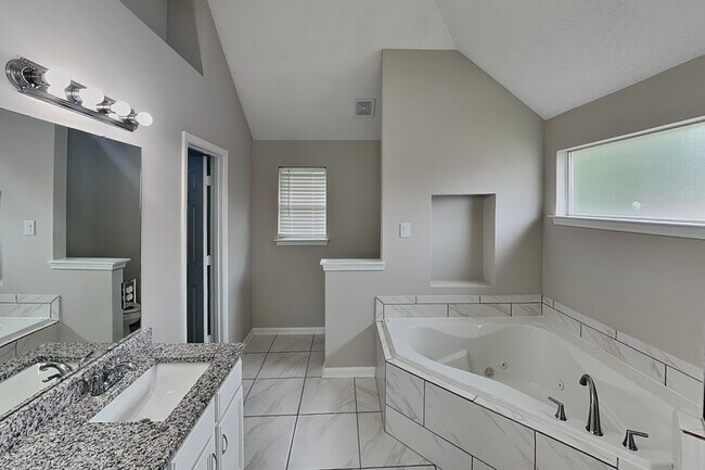 Building Photo - 5657 Wolf Pack Dr