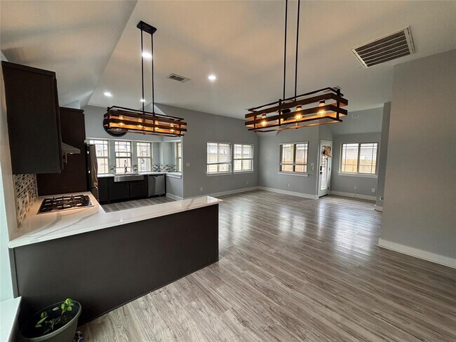 Building Photo - 116 Lasino Dr