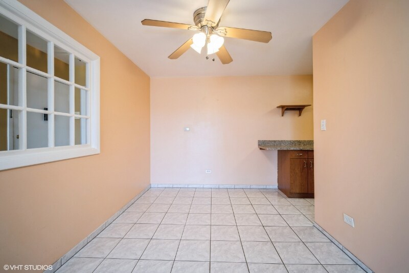 Building Photo - 974 Crabapple Dr