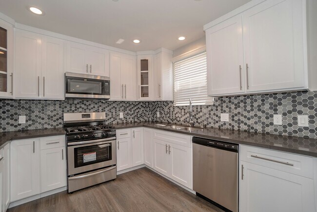 Building Photo - 2631 S La Salle Ave