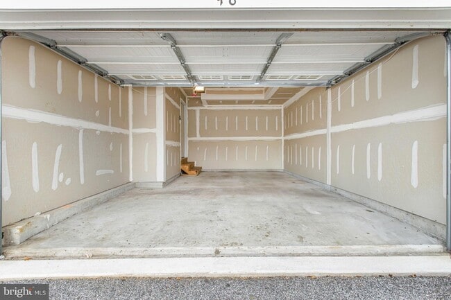 Building Photo - 48 Munro Rd