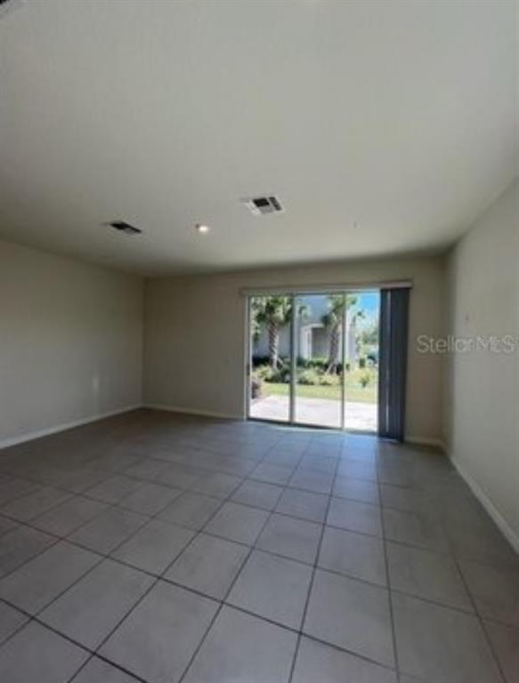 Building Photo - 10559 Salt Grove St