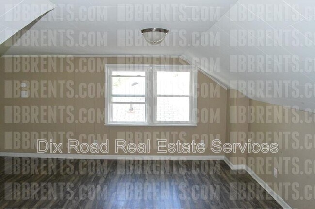 Building Photo - 4045 Old Riverside Dr