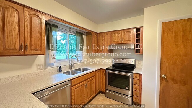 Building Photo - 11150 Beardslee Rd
