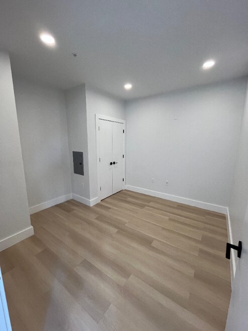 Building Photo - 316 Forrest St