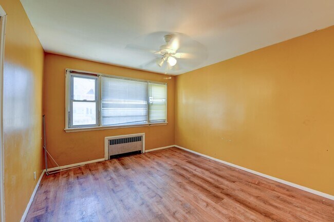 Building Photo - 245 Orange Ave