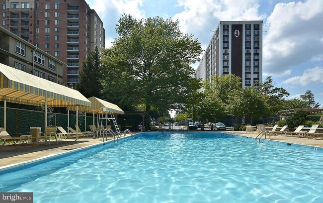 Building Photo - 11801 Rockville Pike