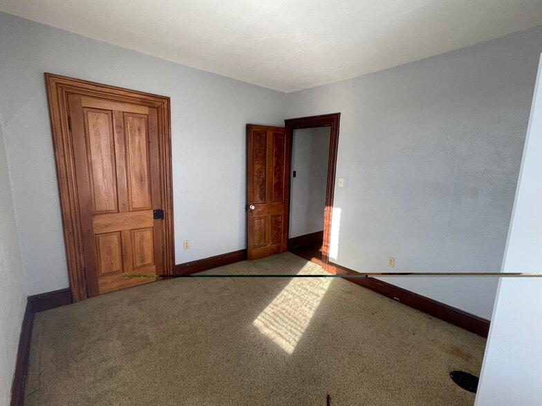 Building Photo - 156 S Broad St