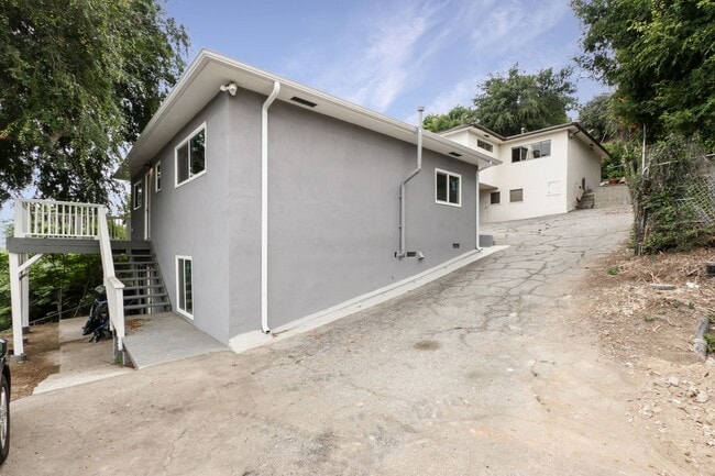 Building Photo - 2042 N Alvarado St