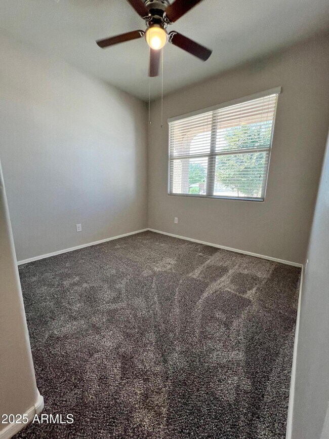 Building Photo - 28945 N Amber Way