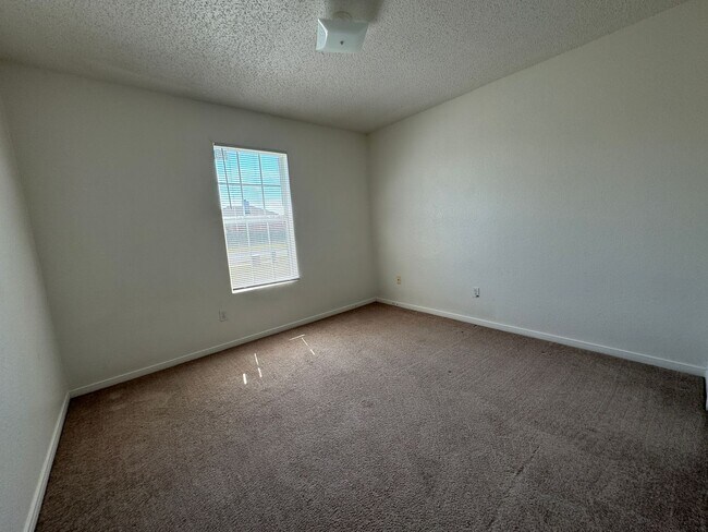 Building Photo - 5903 Medina Dr