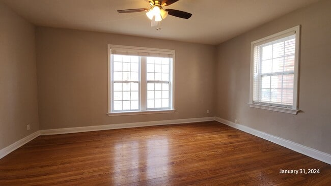 Building Photo - ***Dogtown***One Bedroom, One Bath***In Unit Laundry***