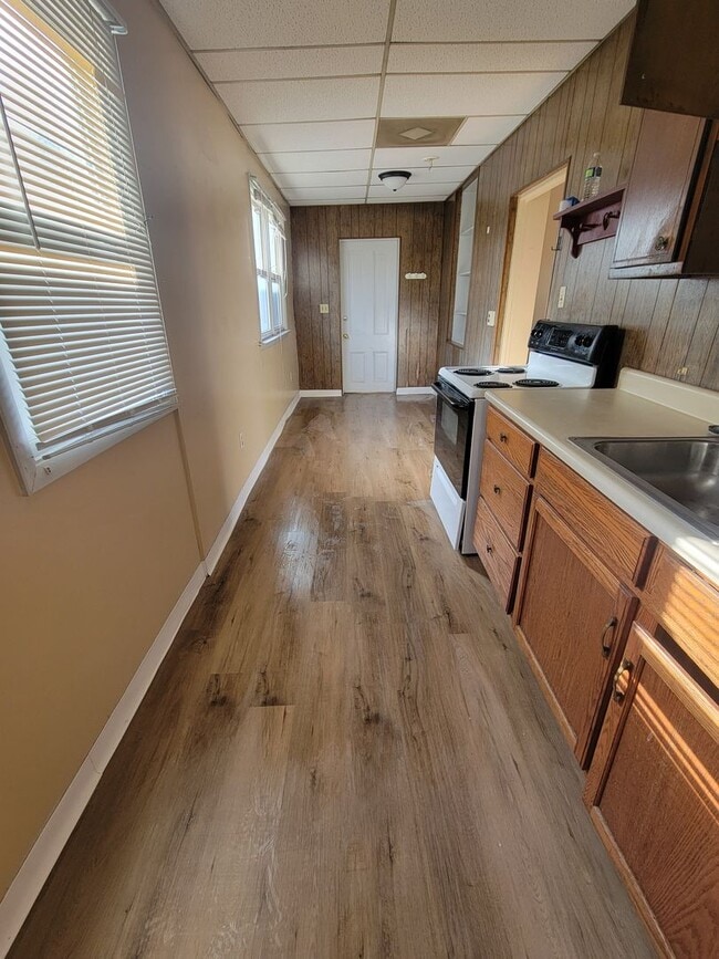 Building Photo - 3 N High St