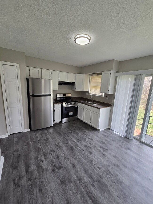 Building Photo - 1408 N 63rd Terrace