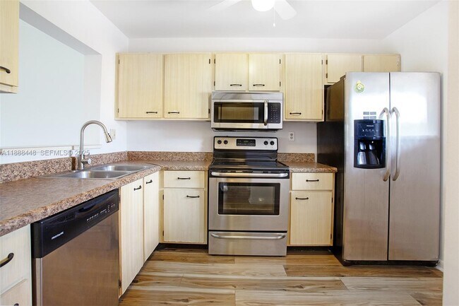 Building Photo - 9431 Boca Cove Cir