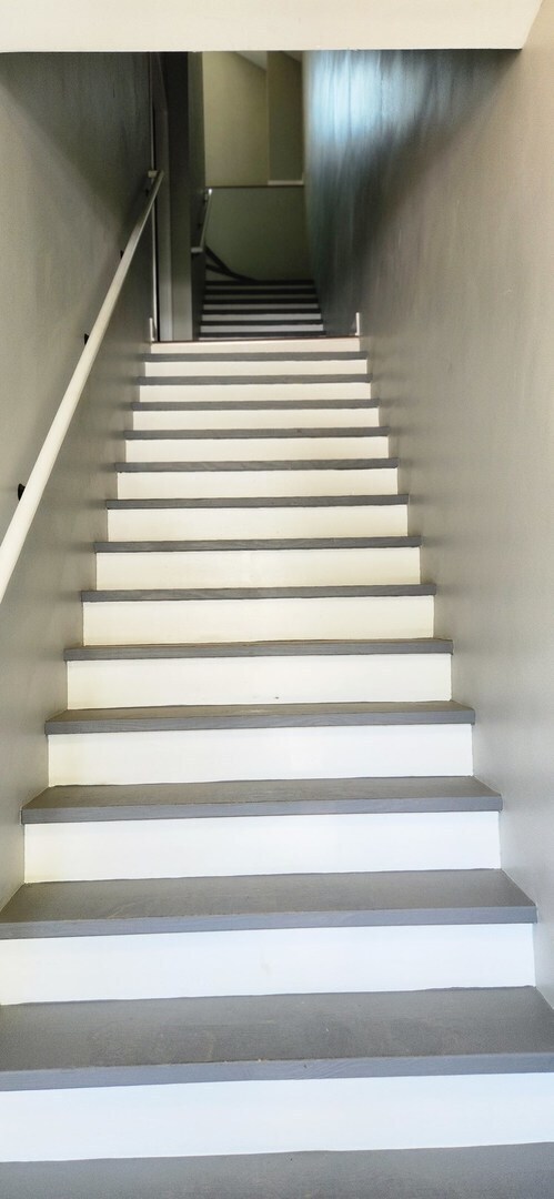 Building Photo - 1023 E 45th St