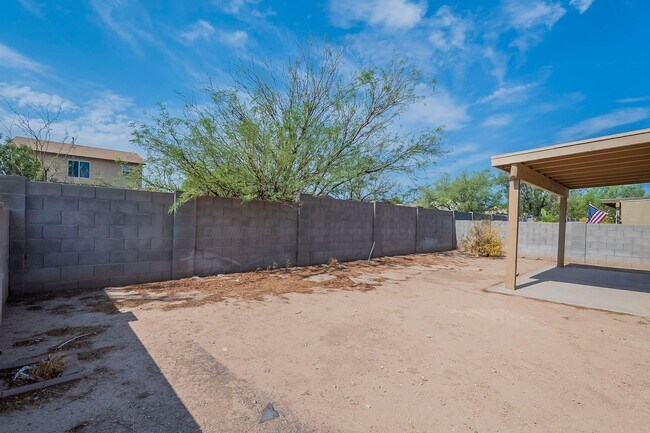 Building Photo - Spacious 3-Bed Tucson Rental with Garage &...