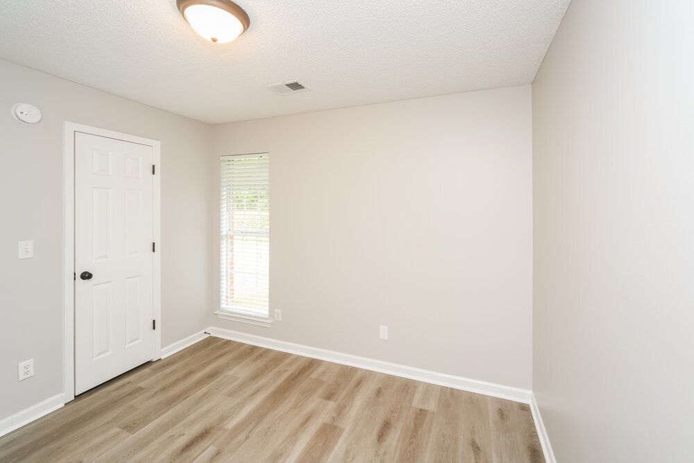Building Photo - 13227 Sandbourne S