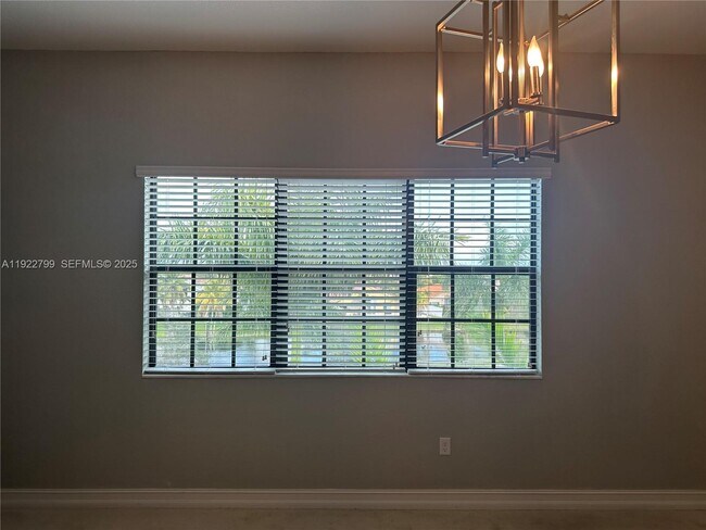 Building Photo - 11718 SW 13th Ct