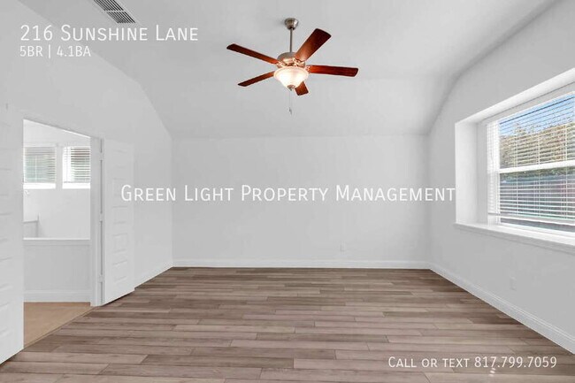 Building Photo - 216 Sunshine Ln