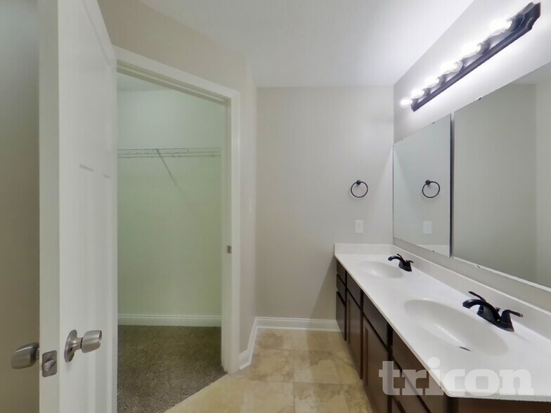 Building Photo - 3345 Deerbrook Dr