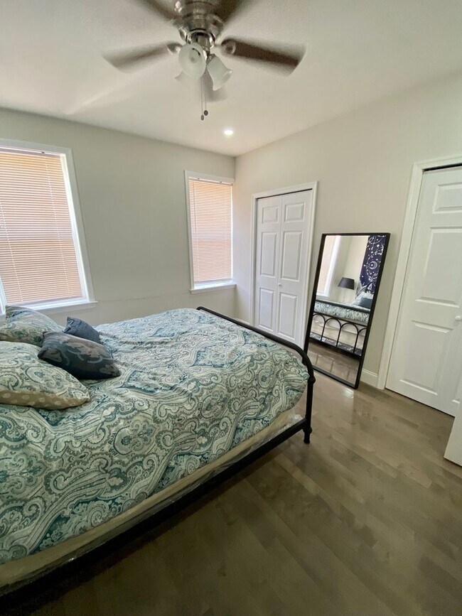 Building Photo - Beautiful 2-Bedroom Townhouse in Point Bre...