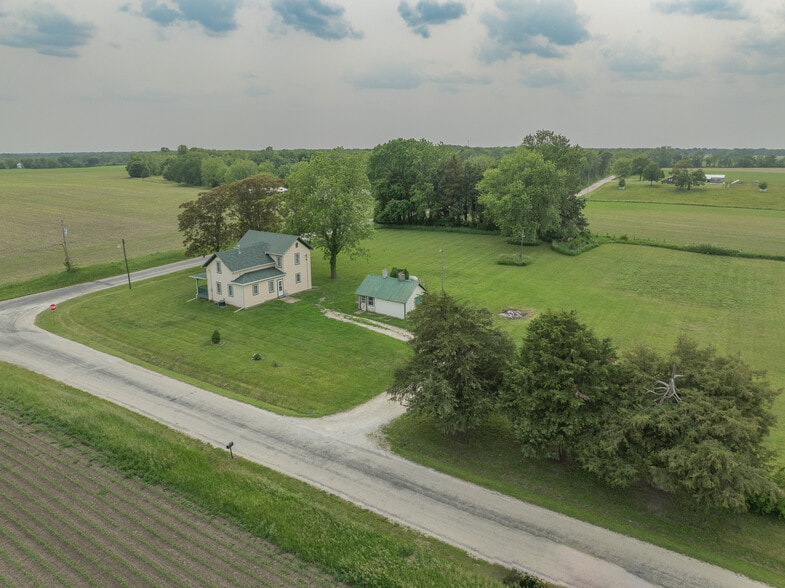 Building Photo - 795 Blaze Rd