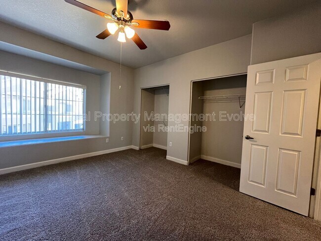 Building Photo - 4455 E Paradise Vlg Pkwy S